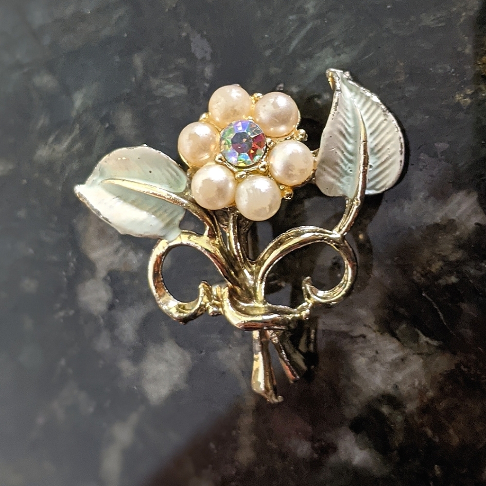 Vtg Faux Pearl Floral Brooch